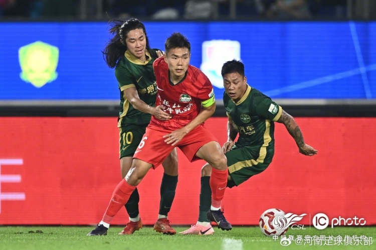 河南俱乐部酒祖杜康2-2浙江俱乐部绿城 卡多索传射、刘鑫瑜绝平