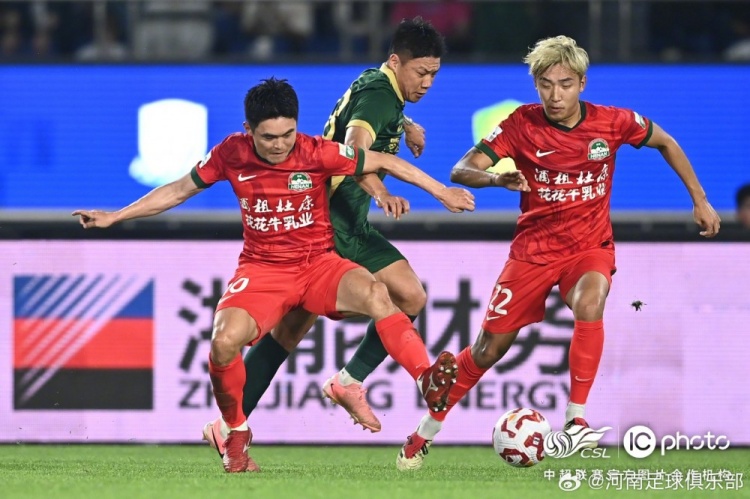河南俱乐部酒祖杜康2-2浙江俱乐部绿城 卡多索传射、刘鑫瑜绝平
