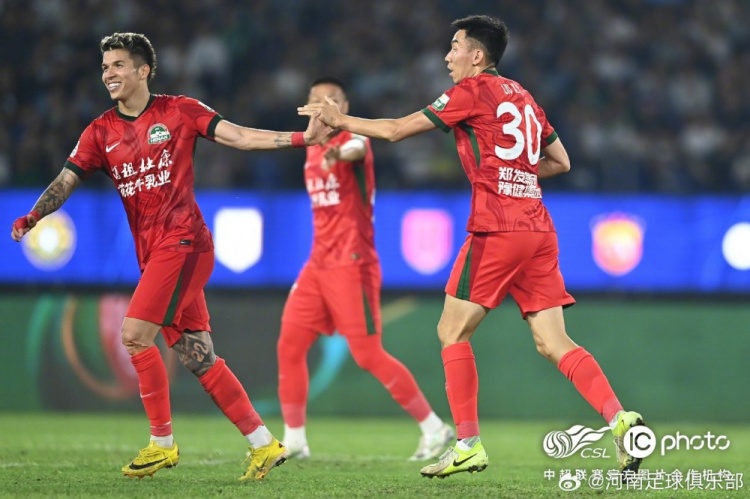河南俱乐部酒祖杜康2-2浙江俱乐部绿城 卡多索传射、刘鑫瑜绝平