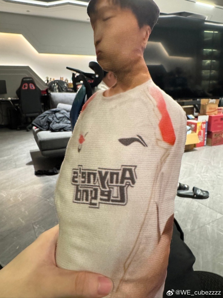 锁他🤛Cube赛后分享Shanks抽象照：稳的让我恶心