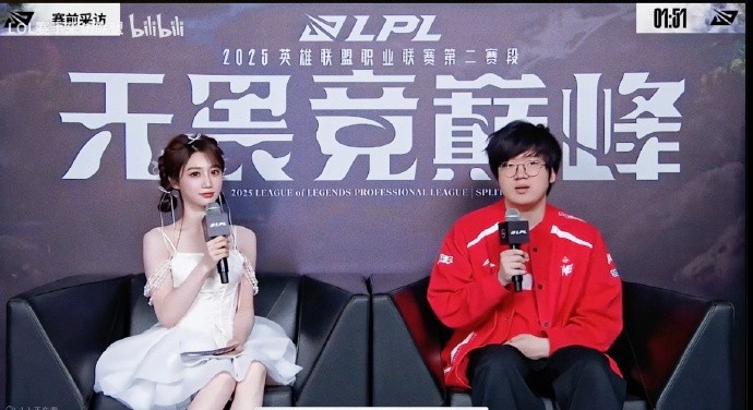 主持人小悠珊珊晒照：今天嘴皮子在资源点和资源团两个词上面打架