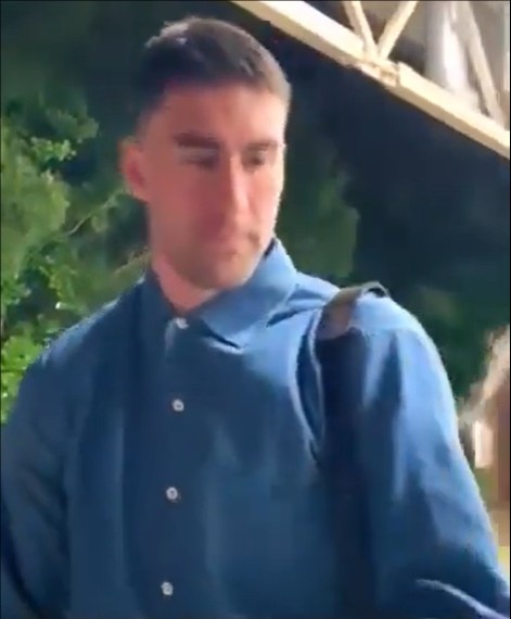 被球迷问到是否会留在尤文，弗拉霍维奇：这个问题不该问我