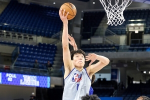 杨瀚森在2025届NBA选秀实力榜上继续攀升