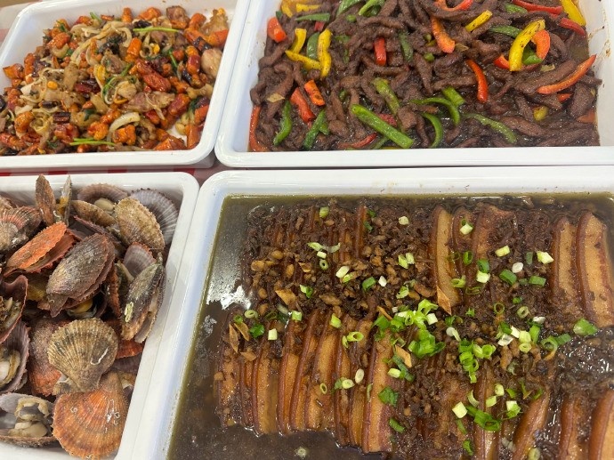 JDG工作人员分享晚餐：JDG食堂开饭啦！最强王者们吃好喝好！