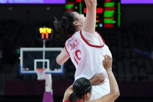 中国女篮热身赛西安站轻取日本 球星张子宇大放异彩