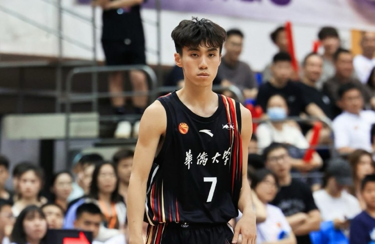 关键时刻很稳！叶润峰12中4拿到11分7板2助4断