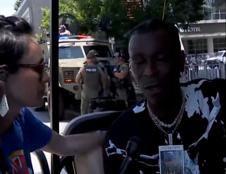 亚历山大父亲：儿子为人处世的方式是我们最自豪的地方