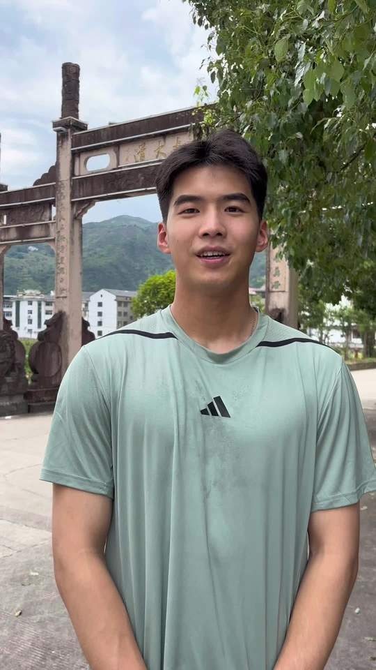 21岁刘邵子洋致谢球迷，本赛季出战14次奥乙&身价涨至20万欧