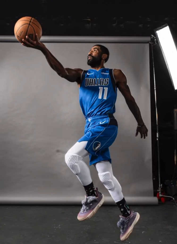 [你怎么看？]动作潇洒！欧文为NBA 2K拍摄宣传照 这是准备代言吗(图2)