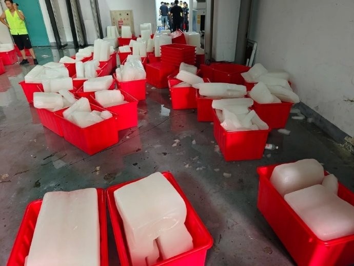[有道理嘛?]防暑！苏媒：淮安队、镇江队主场共准备105吨冰块+70个饮水点(图1)