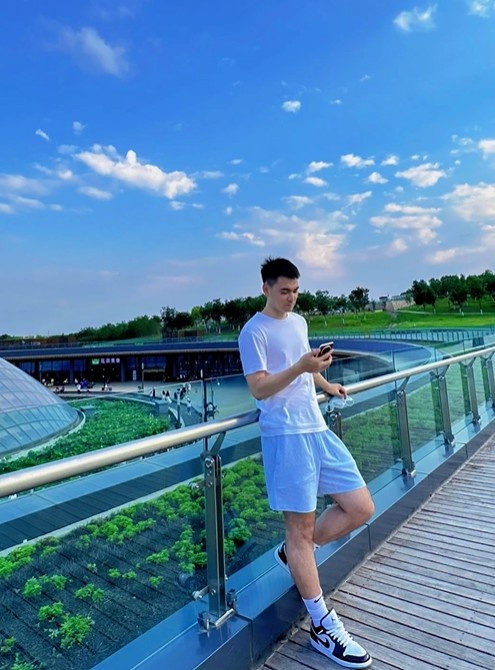 賈明儒：讀書的驚喜在于原來你的感受早已被世上的某個(gè)人說清楚了