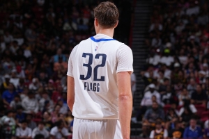 独行侠状元秀弗拉格在NBA夏季联赛中获胜