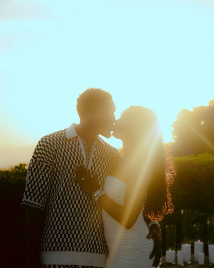 💍米切尔求婚成功！未婚妻可可-琼斯是知名歌手兼演员！
