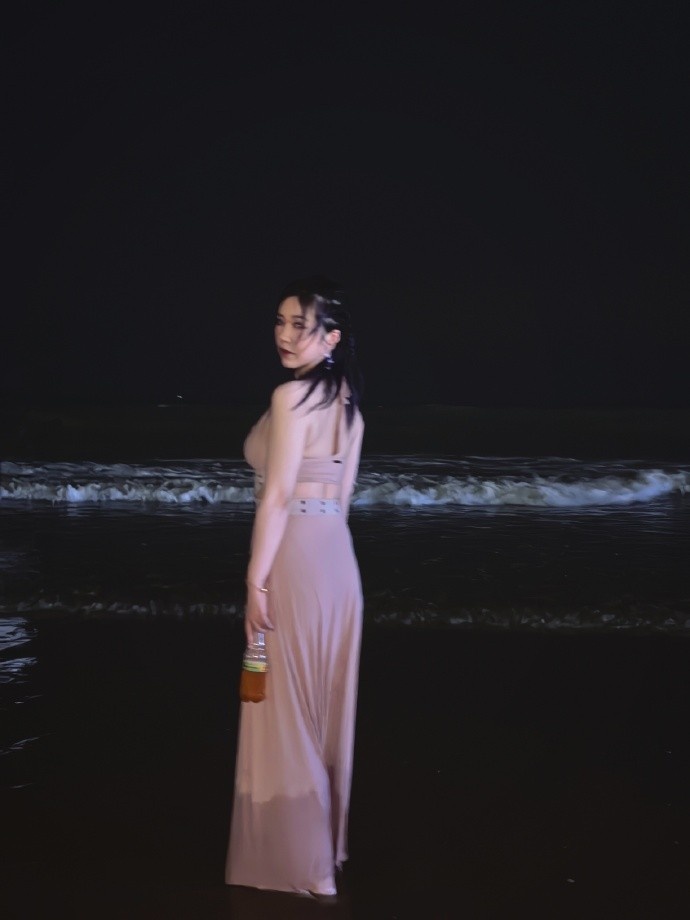 无畏契约解说白杨晒照：潮水箴言 夏夜+海滩+啤酒=青岛🌊