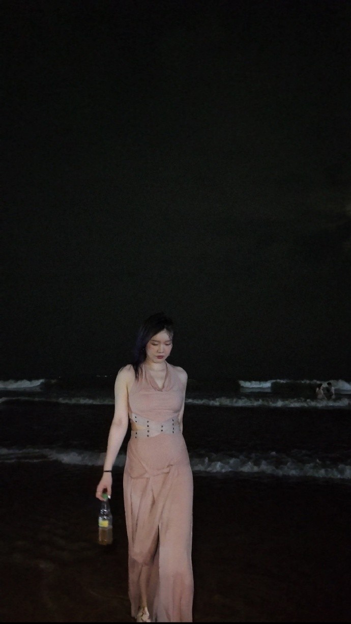 无畏契约解说白杨晒照：潮水箴言 夏夜+海滩+啤酒=青岛🌊