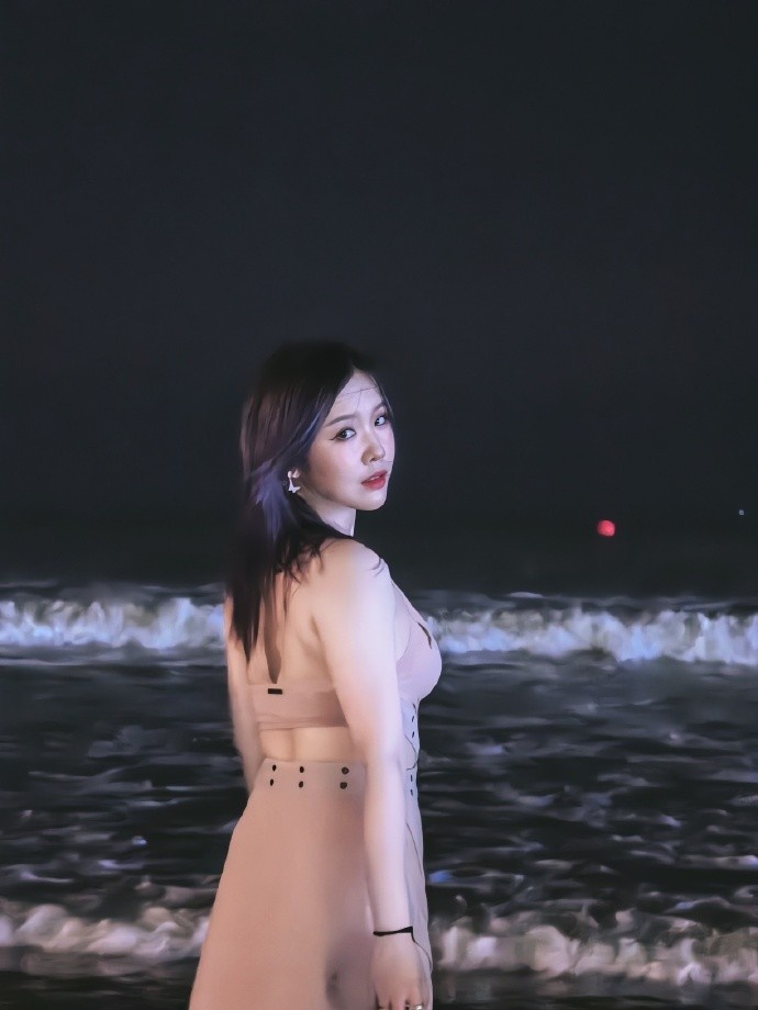 无畏契约解说白杨晒照：潮水箴言 夏夜+海滩+啤酒=青岛🌊