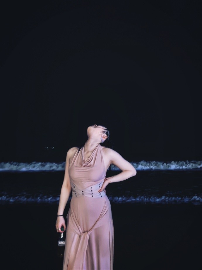 无畏契约解说白杨晒照：潮水箴言 夏夜+海滩+啤酒=青岛🌊