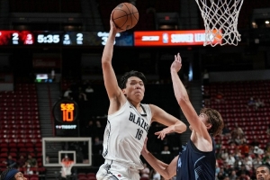 杨瀚森在NBA夏季联赛中的表现仍旧亮眼