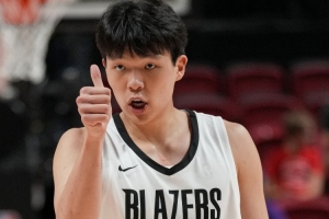 杨瀚森在NBA夏季联赛中表现抢眼