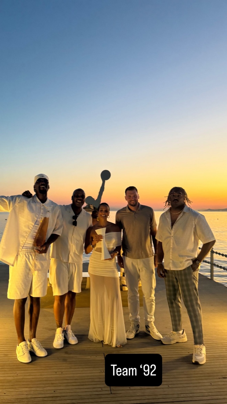 还是乔丹有面！前NBA球员大Q晒乔丹希腊活动现场照 可谓众星云集