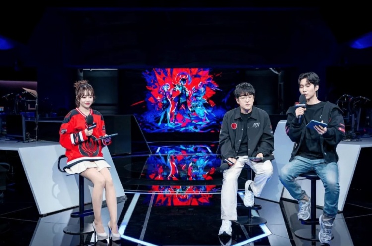 LCK官方主持李恩彬晒照：2025 MSI 🍀