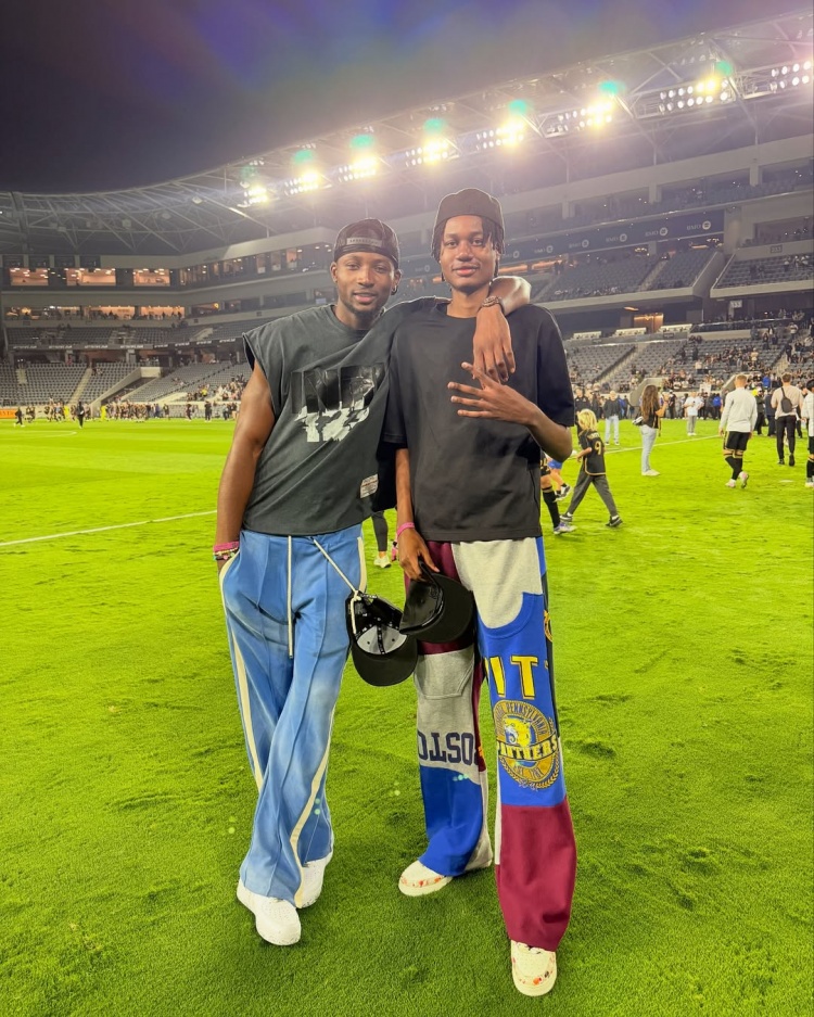 【球盟会】足量输出！库明加今日再次在社媒晒出一大波训练照和训练视频