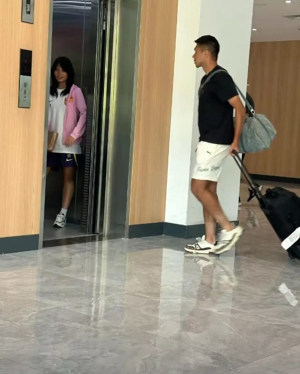即将官宣？博主更新动态，艾菲尔丁已抵达亚泰基地