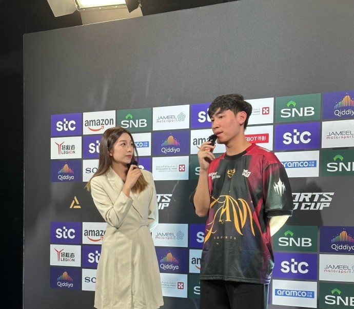 主持人松琪分享EWC工作照片：出差小记 📷赛程过半了