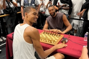 戈贝尔与文班亚马对决国际象棋+篮球活动