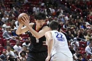 阿里纳斯谈杨瀚森：无论位置都有效