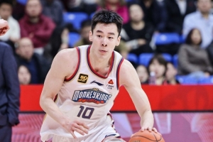 同曦续约郭昊文，球队未来前景备受期待