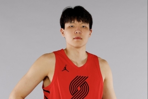 杨瀚森：夏联表现惊艳 NBA之旅引人期待