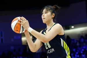 李月汝在WNBA常规赛中的表现备受瞩目