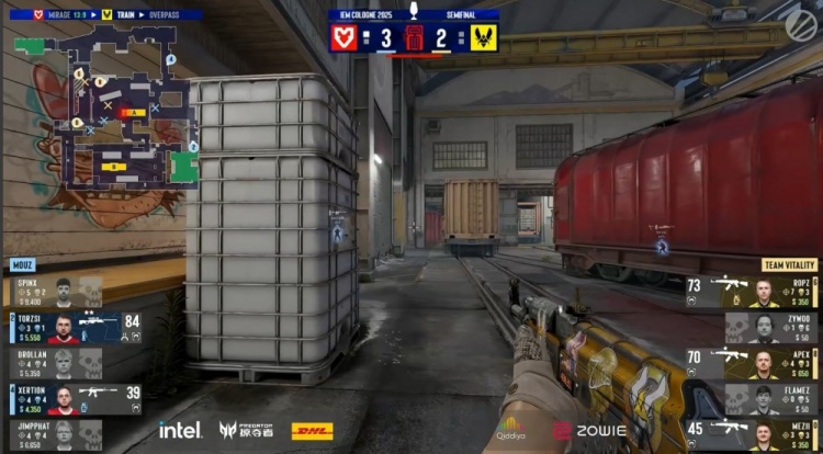 🎮就在今天！MOUZ逆天二打五 手撕"蜂一儿"名牌 掀翻VIT进决赛