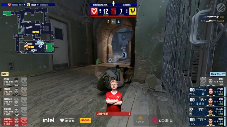 🎮就在今天！MOUZ逆天二打五 手撕"蜂一儿"名牌 掀翻VIT进决赛