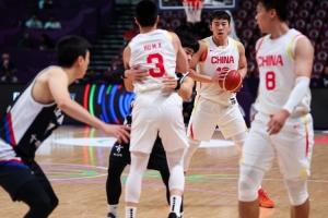 中国男篮力克韩国晋级亚洲杯半决赛