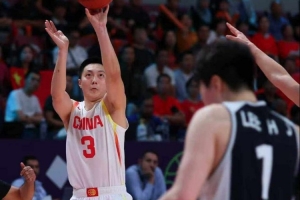 胡明轩状态堪忧，中国男篮晋级亚洲杯四强