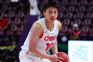 男篮亚洲杯1/4决赛：王俊杰砍下21分，中国男篮79-71淘汰韩国
