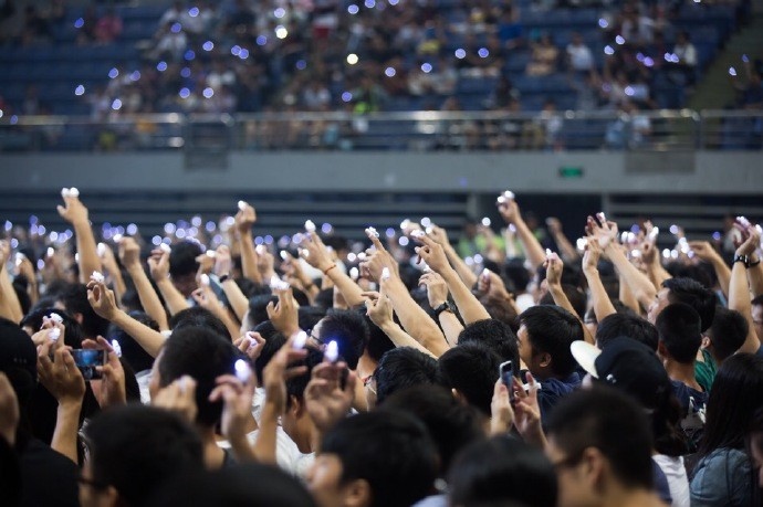 摄影师一村晒照回顾十年前的今日：LGD夺得2015 LPL夏季赛冠军