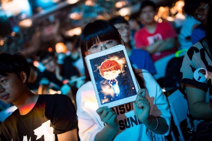 摄影师一村晒照回顾十年前的今日：LGD夺得2015 LPL夏季赛冠军