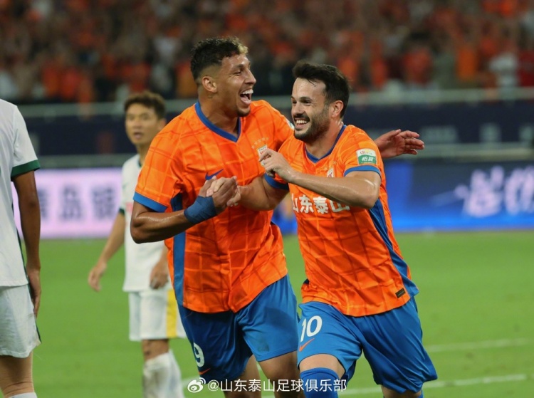 我们会秉承泰山队精神，全力冲向未来的每一场比赛！ ​​​