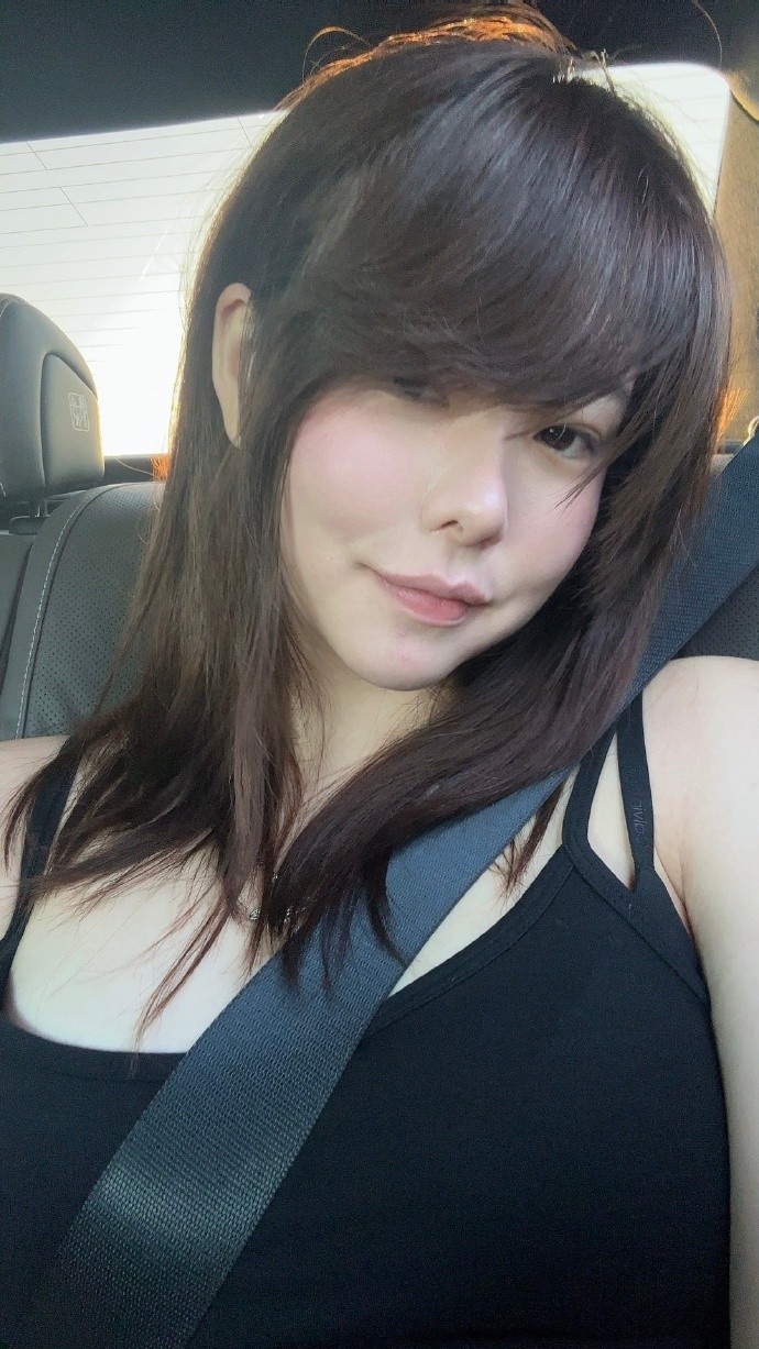 国外解说Mayumi晒照：我已经到上海了