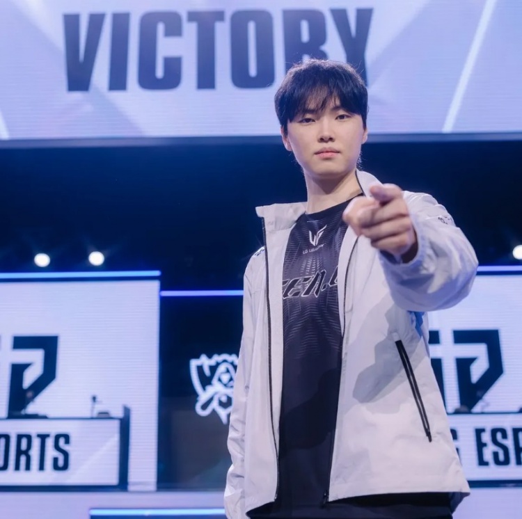 LOL赛事分享GEN赛后返图：昂首挺进八强