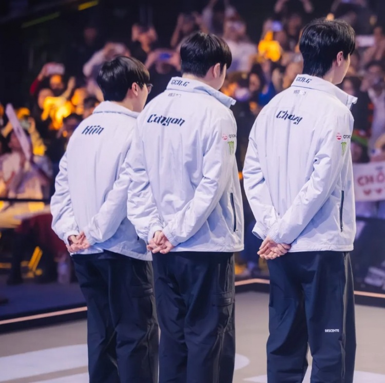 LOL赛事分享GEN赛后返图：昂首挺进八强