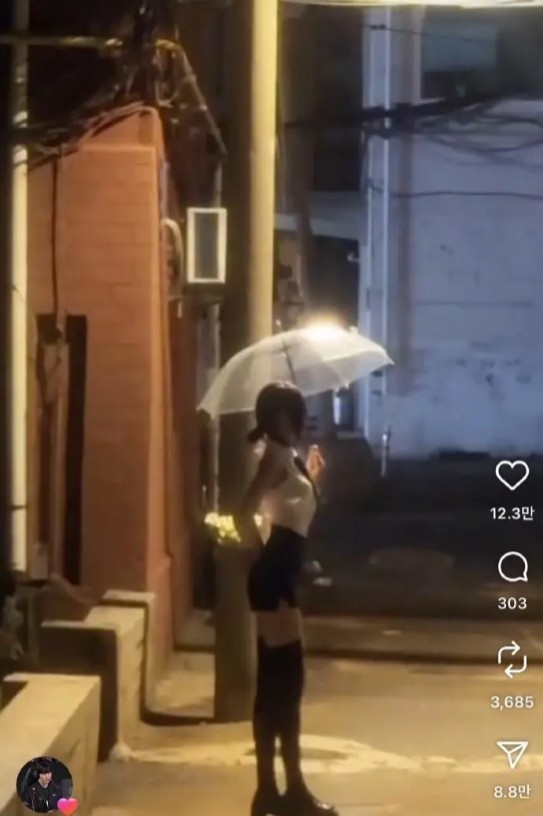 【万博电竞】LCK人均二次元?Zeka点赞了蕾塞coser的视频