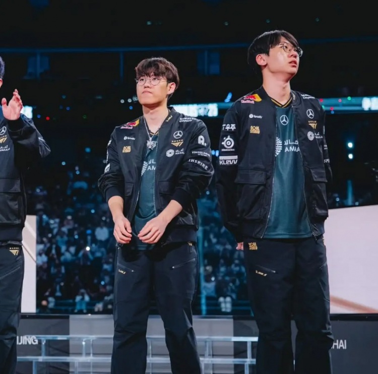 赛事官方分享T1赛后返图：卫冕冠军重回半决赛