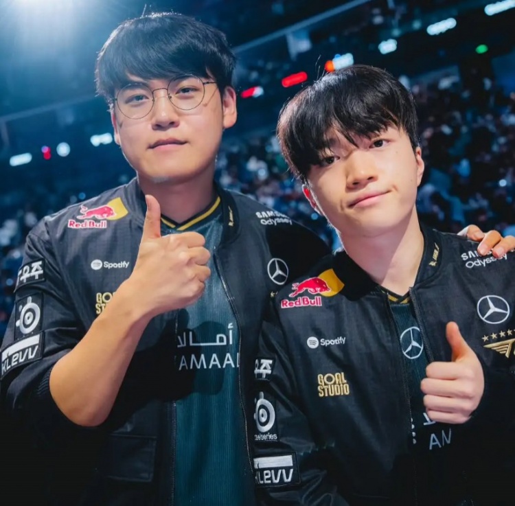 赛事官方分享T1赛后返图：卫冕冠军重回半决赛