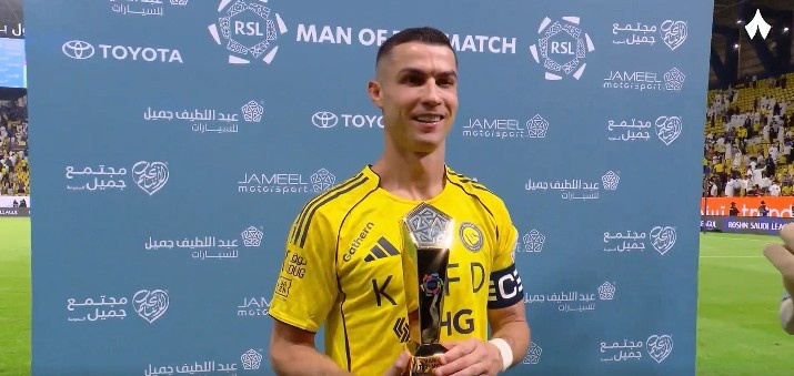 梅开二度+绝杀！官方：C罗当选利雅得胜利2-1费哈全场最佳