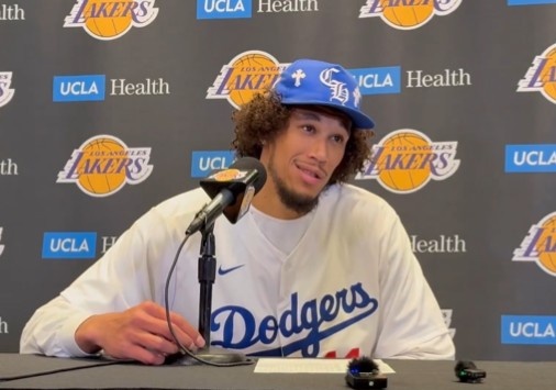 [湖人]海斯谈道奇夺冠：我以前是辛辛那提红人的球迷 现在是道奇球迷了(图1)