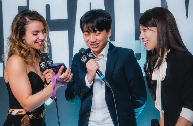 【万博电竞】Score:教练组先整理好BP框架再全员共同打磨,选手的上限非常高